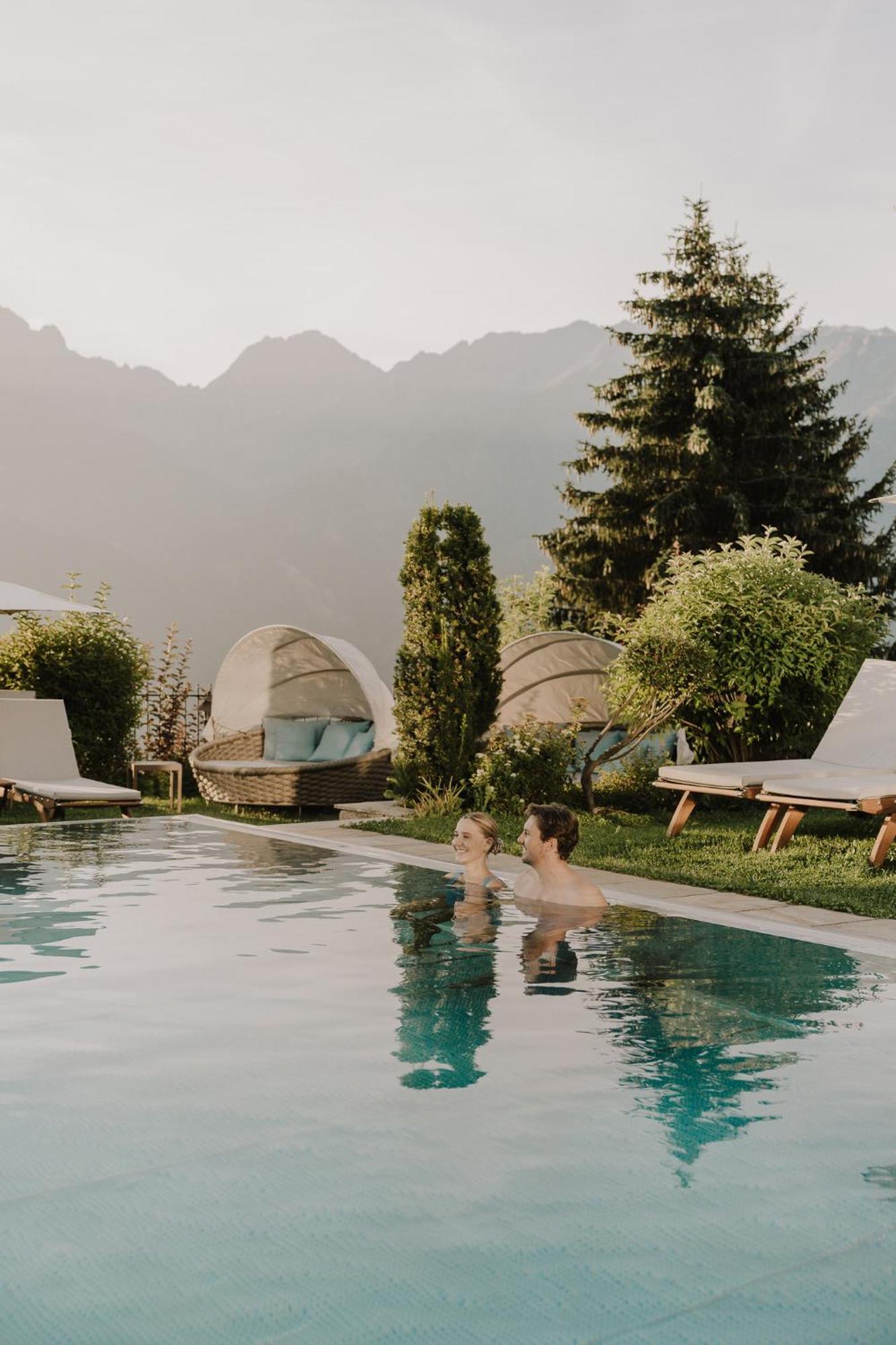 Schlosshotel Фис Экстерьер фото